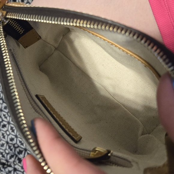 Dooney & Bourke crossbody bag - Picture 9 of 11